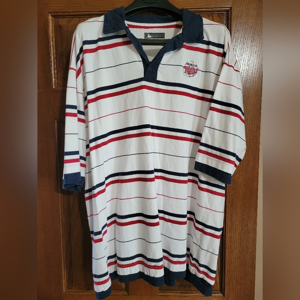 Mens size XL Minnesota Twins official team polo shirt